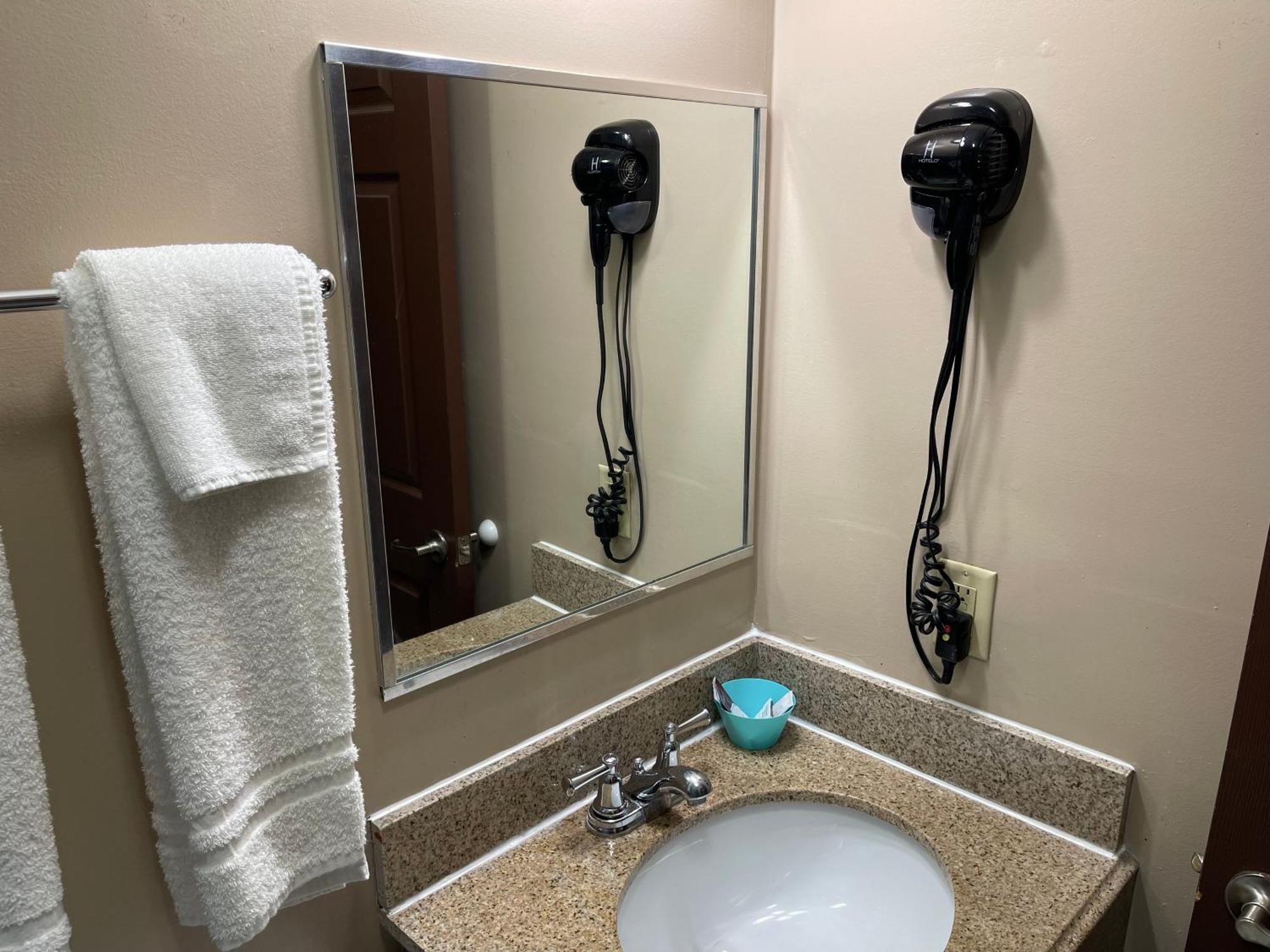 Economy Inn & Suites Ashtabula Dış mekan fotoğraf