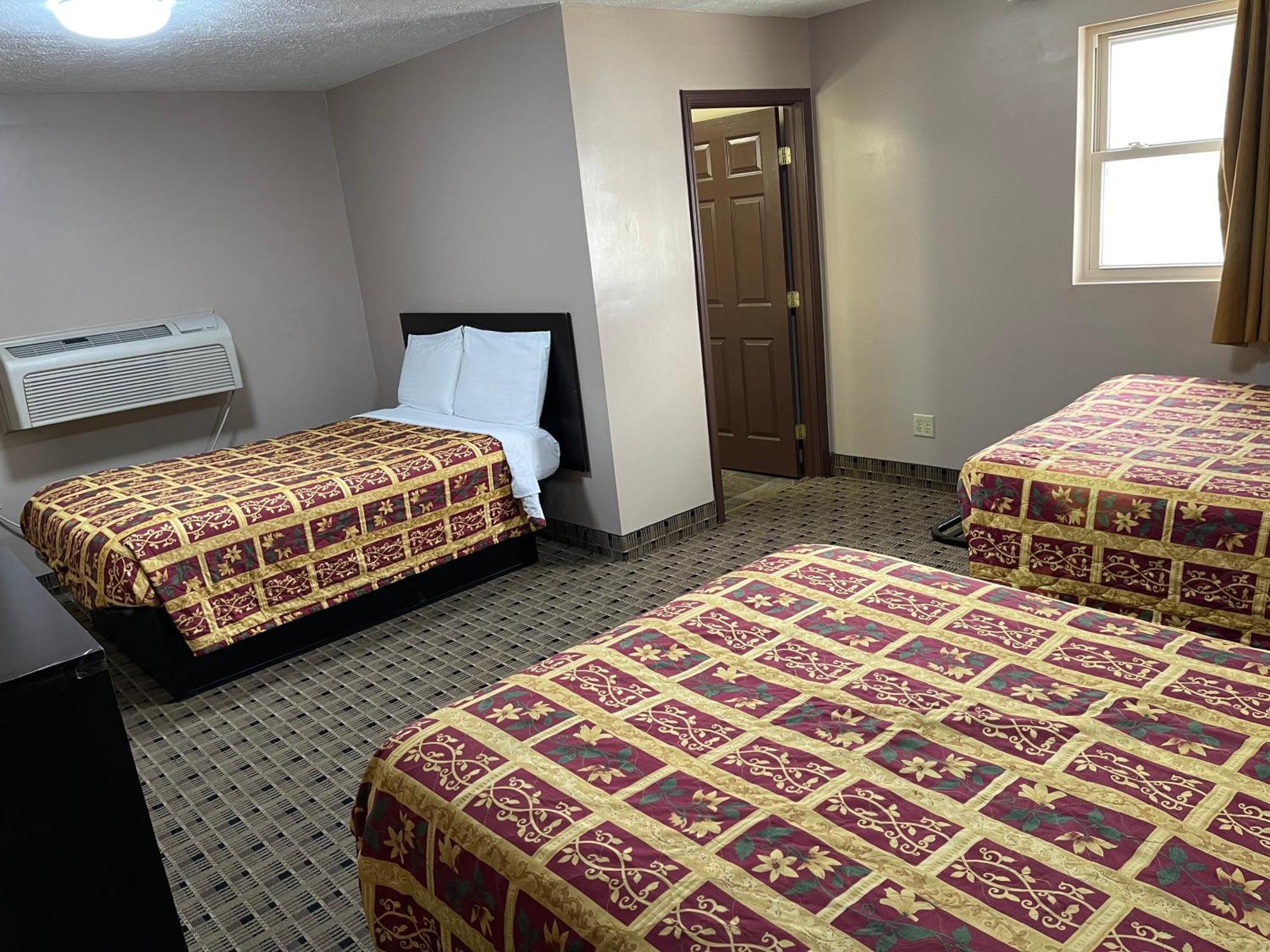 Economy Inn & Suites Ashtabula Dış mekan fotoğraf