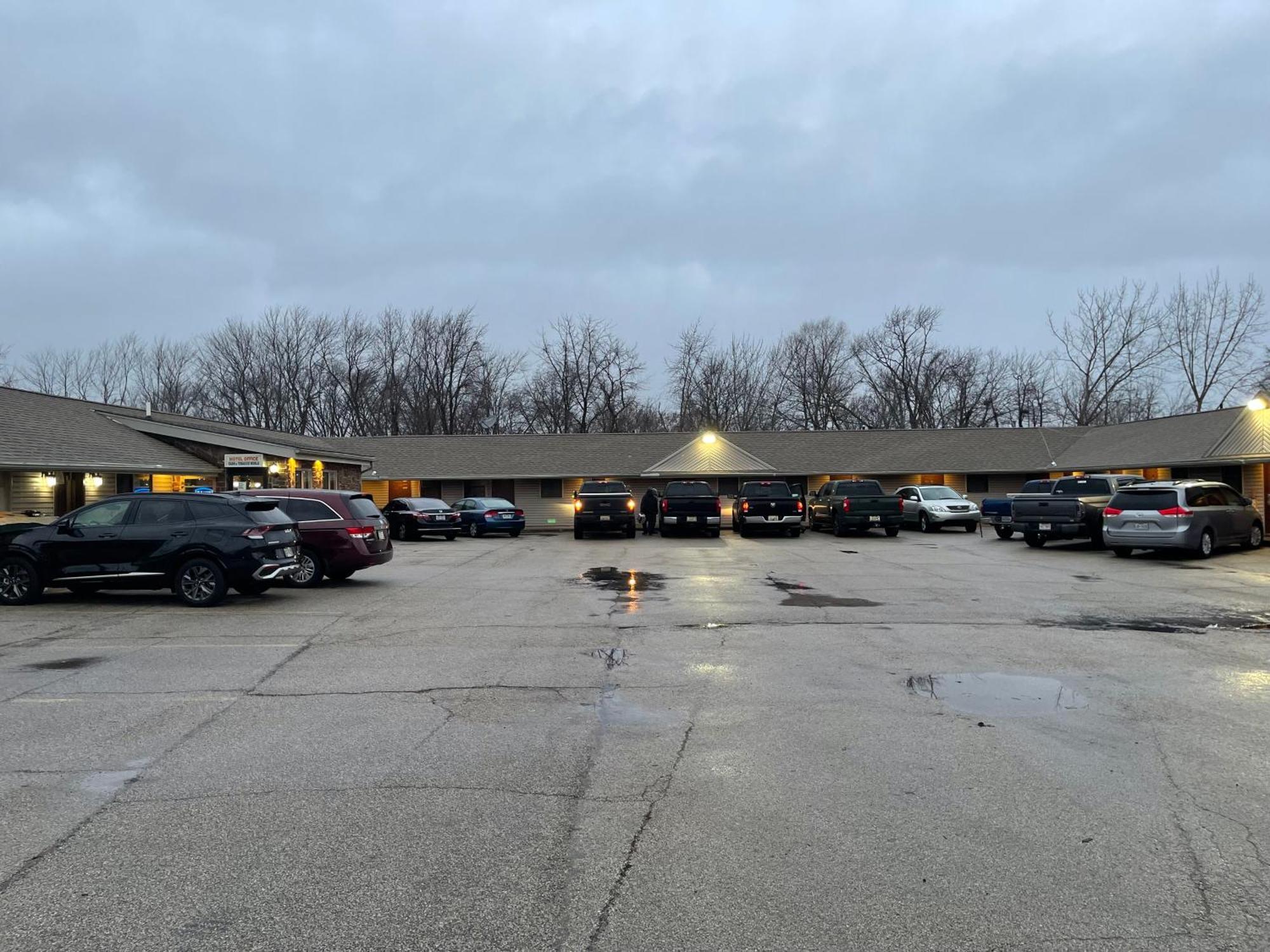 Economy Inn & Suites Ashtabula Dış mekan fotoğraf