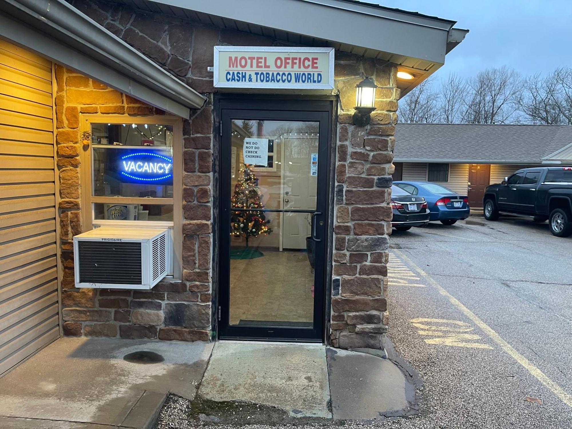 Economy Inn & Suites Ashtabula Dış mekan fotoğraf