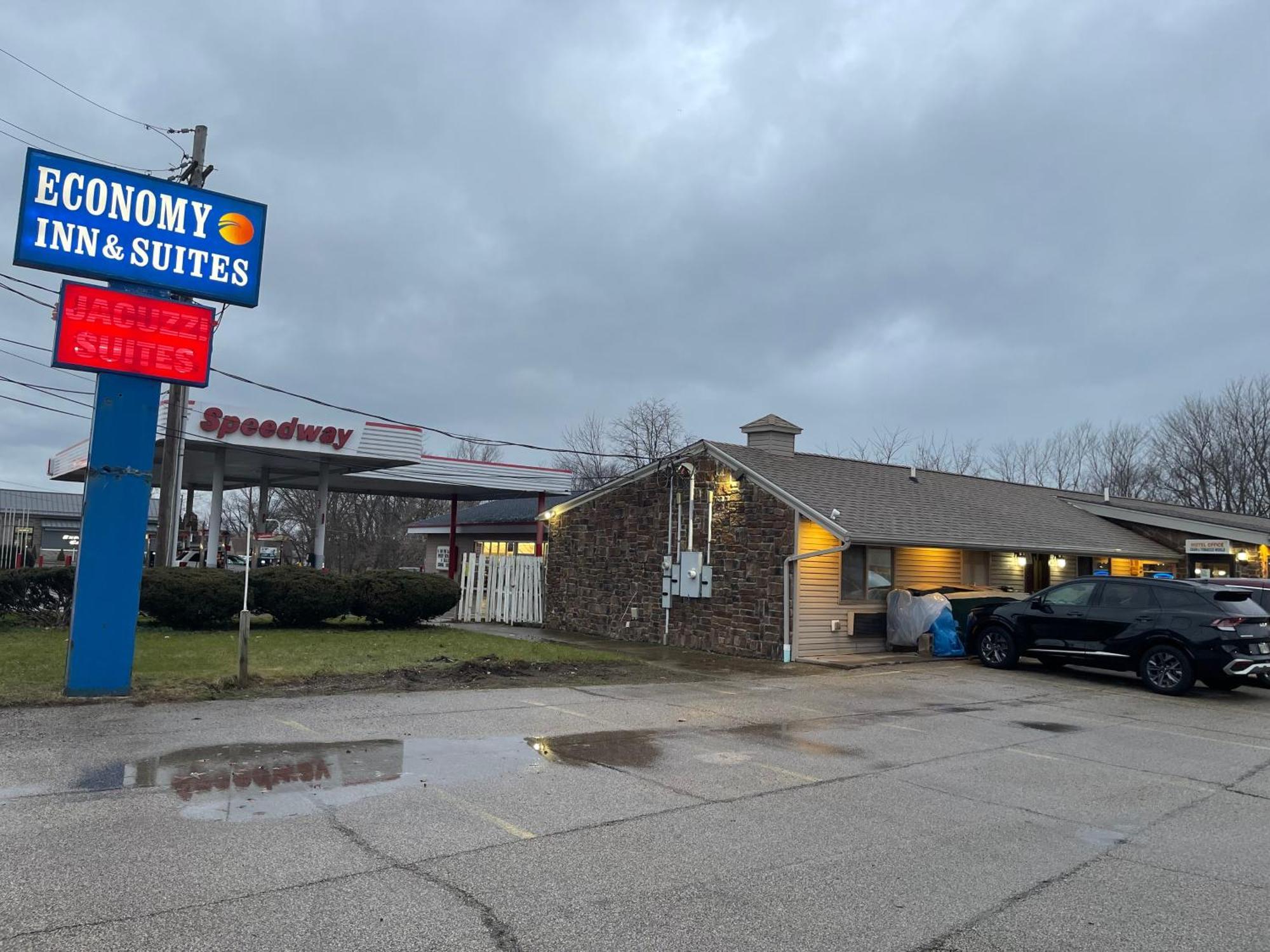 Economy Inn & Suites Ashtabula Dış mekan fotoğraf