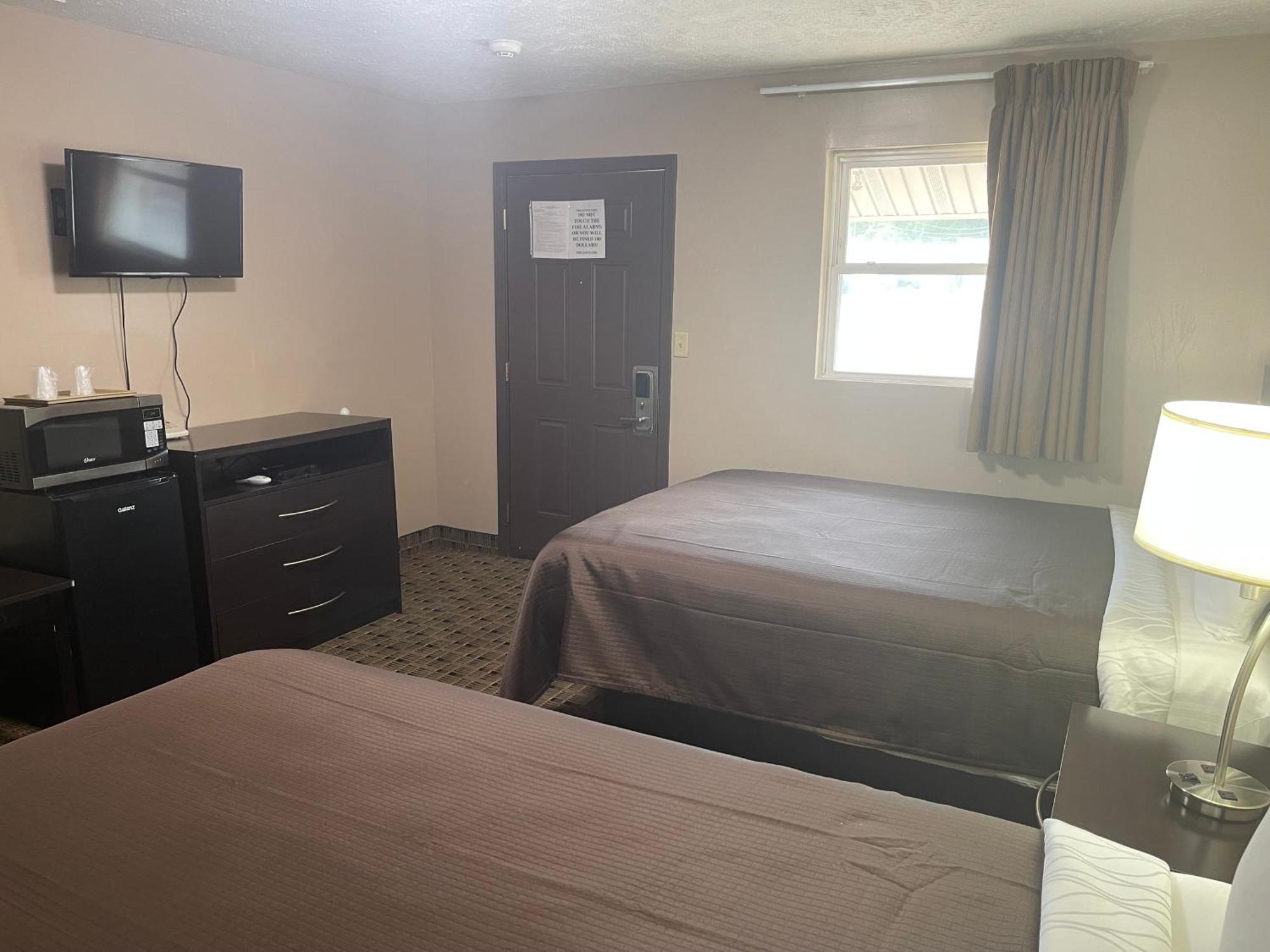 Economy Inn & Suites Ashtabula Dış mekan fotoğraf
