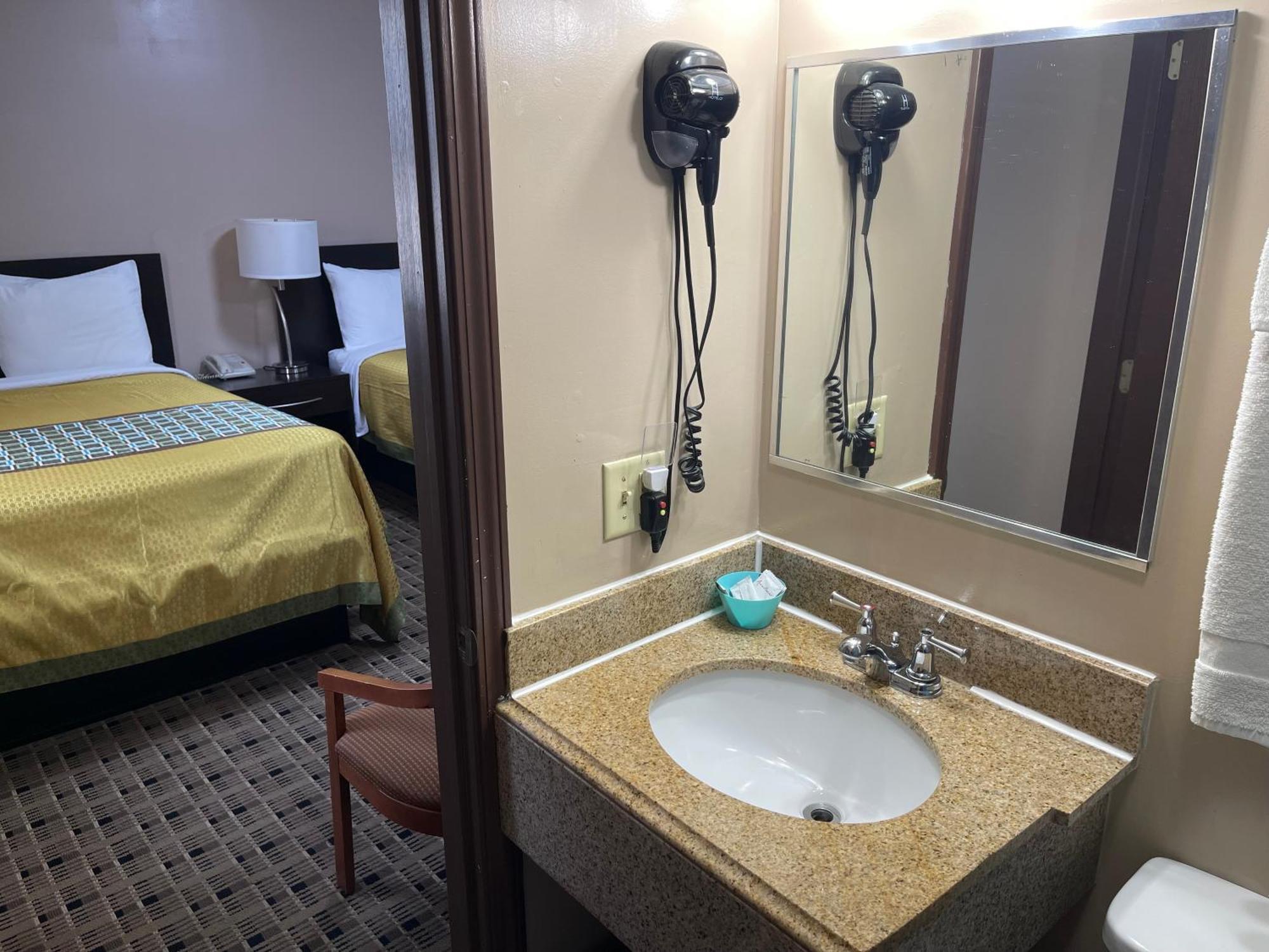 Economy Inn & Suites Ashtabula Dış mekan fotoğraf